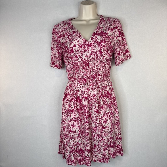 HD in Paris Dresses & Skirts - HD in Paris Anthropologie Boho Floral Dress Size 6 Pink Smocked
